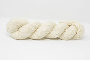 natural white yarn, cream colored yarn