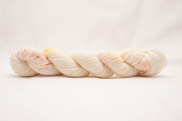 natural yarn, peach yarn, speckled yarn