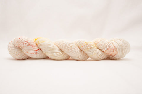 natural yarn, peach yarn, speckled yarn